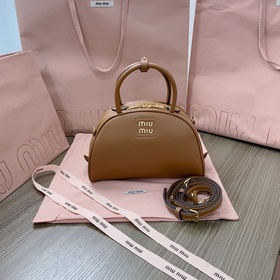 Коричневый 5BB157, модель Miu Jia Xiu, представлена официальном с