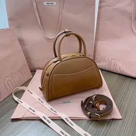 Коричневый 5BB157, модель Miu Jia Xiu, представлена официальном с