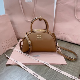Коричневый 5BB157, модель Miu Jia Xiu, представлена официальном с