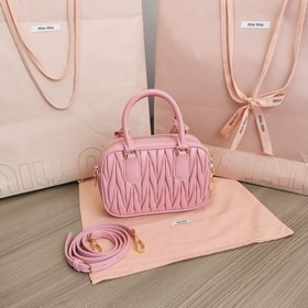 5BB123： Новая модель сумки MiuMiu «too pretty» в форме боулинга, 