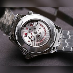 Новинка 2024 года, серия Omega Seamaster 300M с зеленым циферблат