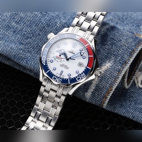 OMEGA представляет новую модель Seamaster суперсветящимся цифербл