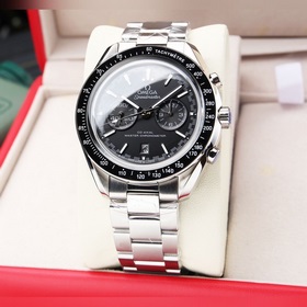 Представляем новые часы Omega Speedmaster Racing. Часы имеют 42-м