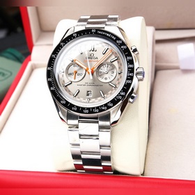 Представляем новые часы Omega Speedmaster Racing. Часы имеют 42-м