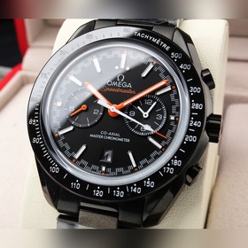Представляем новые часы Omega Speedmaster Racing. Часы имеют 42-м