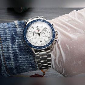 Представляем новые часы Omega Speedmaster Racing. Часы имеют 42-м