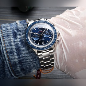 Представляем новые часы Omega Speedmaster Racing. Часы имеют 42-м