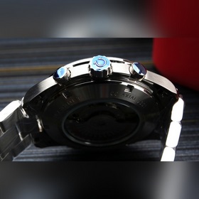 Представляем новые часы Omega Speedmaster Racing. Часы имеют 42-м
