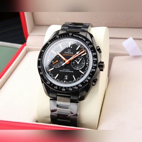 Представляем новые часы Omega Speedmaster Racing. Часы имеют 42-м