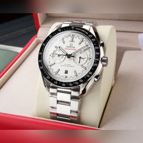 Представляем новые часы Omega Speedmaster Racing. Часы имеют 42-м