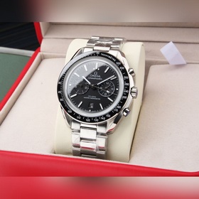 Представляем новые часы Omega Speedmaster Racing. Часы имеют 42-м