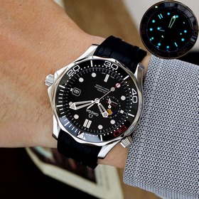 OMEGA представляет новую модель Seamaster суперсветящимся цифербл