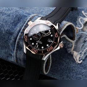 OMEGA представляет новую модель Seamaster суперсветящимся цифербл
