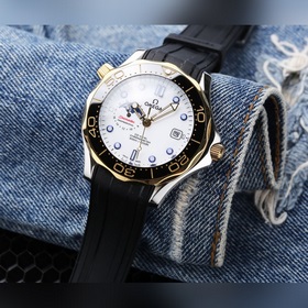 OMEGA представляет новую модель Seamaster суперсветящимся цифербл