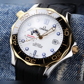 OMEGA представляет новую модель Seamaster суперсветящимся цифербл