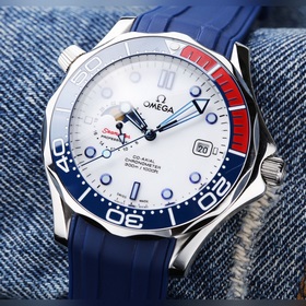 OMEGA представляет новую модель Seamaster суперсветящимся цифербл