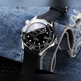 OMEGA представляет новую модель Seamaster суперсветящимся цифербл