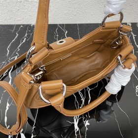 【Высококачественный оригинал】 {Овечья кожа} Pradα Moon Bag Новая 