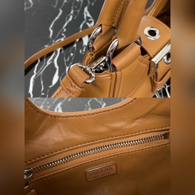 【Высококачественный оригинал】 {Овечья кожа} Pradα Moon Bag Новая 
