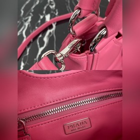 【Высококачественный оригинал】 {Овечья кожа} Pradα Moon Bag Новая 