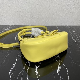 【Высококачественный оригинал】 {Овечья кожа} Pradα Moon Bag Новая 
