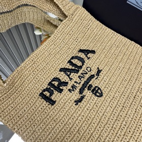 【Высочайшее качество】 Новая сумка Prada из рафии с косой ручкой! 