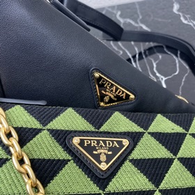 【Высочайшее качество】 Новая сумка-близнец 1BC176 Prada треугольна