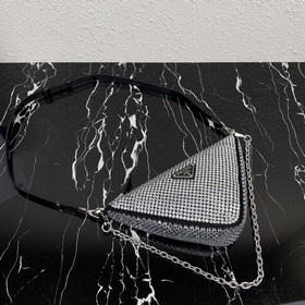 【Высококачественный оригинал】 Новая модель треугольной сумки из к