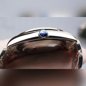 J5 возвращается с новым шедевром — часами Rolex Oyster Perpetual 