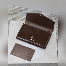 Мини-сумка-конверт Классический металлический логотип в сочетании
