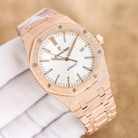 Audemars Piguet Royal Oak Frosted Gold Edition — впечатляющий деб