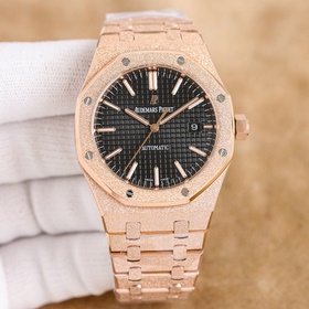 Audemars Piguet Royal Oak Frosted Gold Edition — впечатляющий деб
