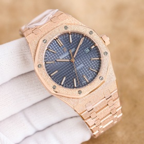 Audemars Piguet Royal Oak Frosted Gold Edition — впечатляющий деб