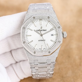 Audemars Piguet Royal Oak Frosted Gold Edition — впечатляющий деб