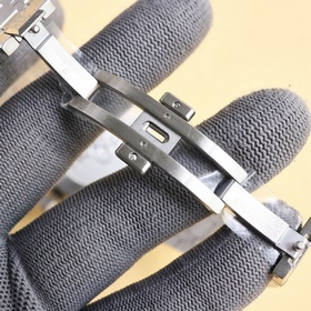 Популярная модель Audemars Piguet Royal Oak 26715BC.ZZ.1356BC.01.