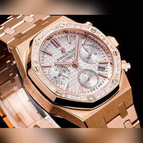 Популярная модель Audemars Piguet Royal Oak 26715BC.ZZ.1356BC.01.