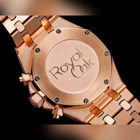 Популярная модель Audemars Piguet Royal Oak 26715BC.ZZ.1356BC.01.