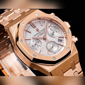 Популярная модель Audemars Piguet Royal Oak 26715BC.ZZ.1356BC.01.