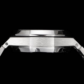 Популярная модель Audemars Piguet Royal Oak 26715BC.ZZ.1356BC.01.