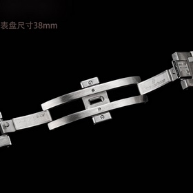 Популярная модель Audemars Piguet Royal Oak 26715BC.ZZ.1356BC.01.