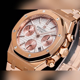 2000   Популярная модель Audemars Piguet Royal Oak 26715BC.ZZ.1