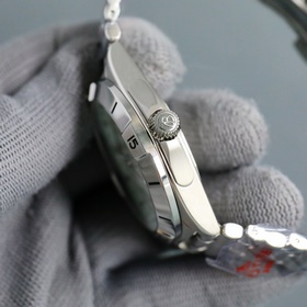 BREITLING, механическая серия A32398101M1A1 (Chronomat Automatic 