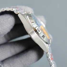 BREITLING, механическая серия A32398101M1A1 (Chronomat Automatic 