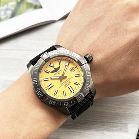 Серия Breitling Superocean! Ободок и корпус изготовлены из нержав