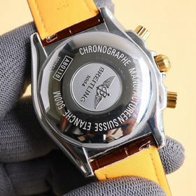 Новинка： полностью обновленный часовой механизм Breitling Avenger