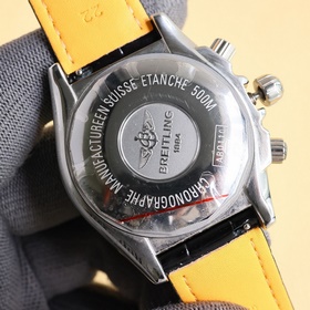 Новинка： полностью обновленный часовой механизм Breitling Avenger