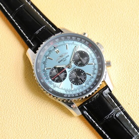 В честь 70-летия выпуска новой модели часов Navitimer, Breitling