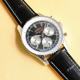 В честь 70-летия выпуска новой модели часов Navitimer, Breitling 