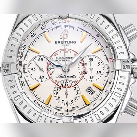 Новинка： полностью обновленный часовой механизм Breitling Avenger