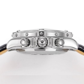 Новинка： полностью обновленный часовой механизм Breitling Avenger